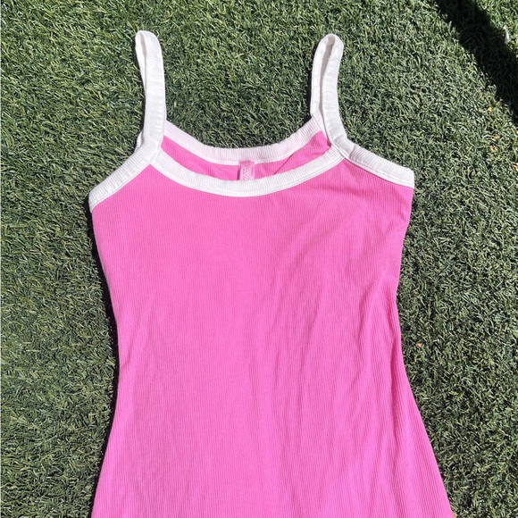 Skims pink and white soft lounge ringer scoop onesie size small - Picture 4 of 6